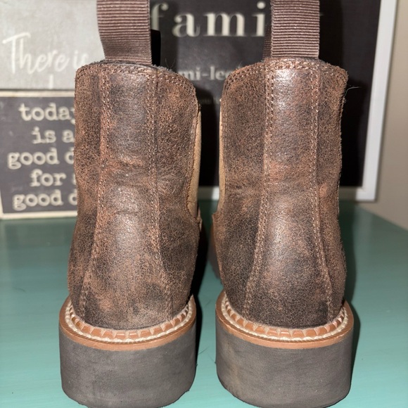 Ariat Brown Leather Fatbaby Chelsea Western Boots - Picture 5 of 7